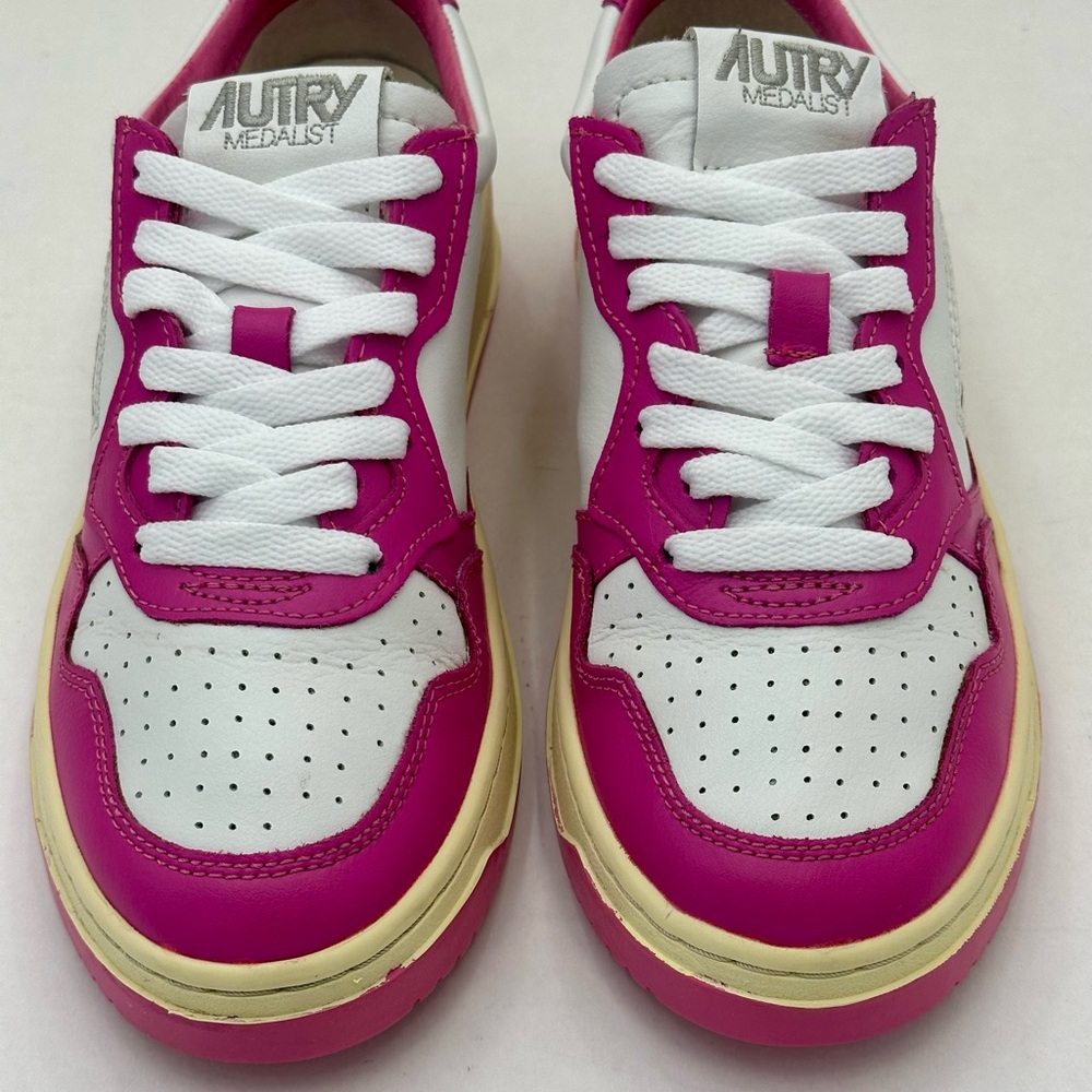 AUTRY Medalist Low 100% Leather Sneakers in White and Pink Size 37